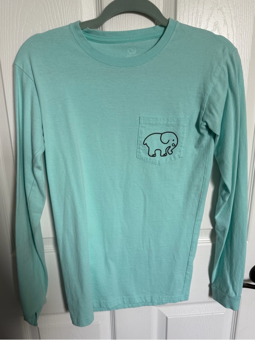 ivory ella Mint Long-Sleeve Pocket Tee with Elephant